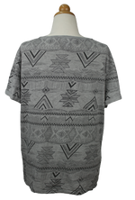 Γκρι t-shirt με μοτίβα - L